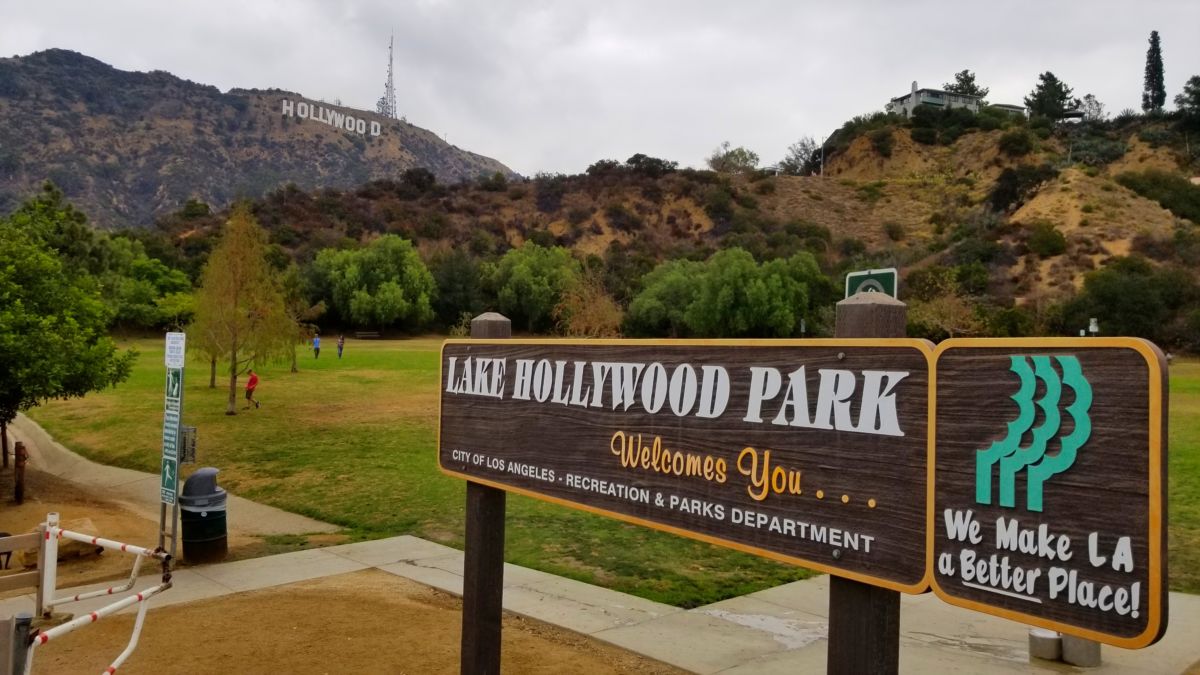 Lake Hollywood Park Welcome Sign