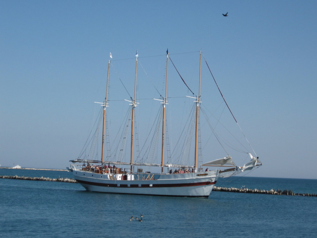 Boat at Navy Pier