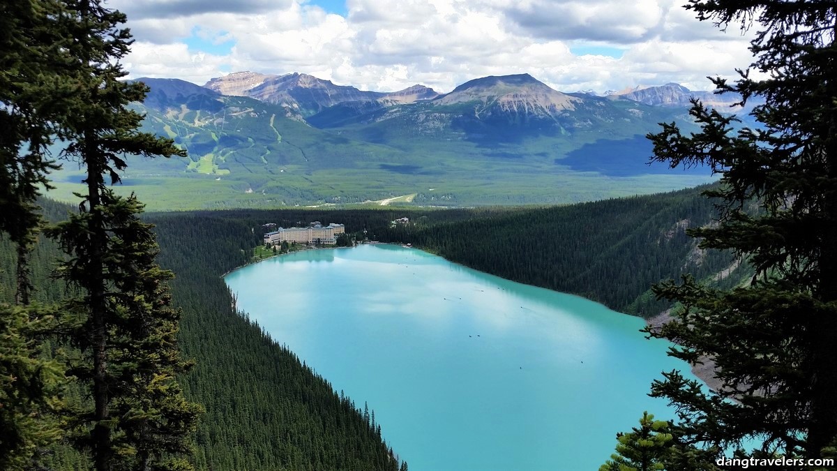 The Plain of Six Glaciers to Lake Agnes hike is one of the unique things to do in Banff National Park. 