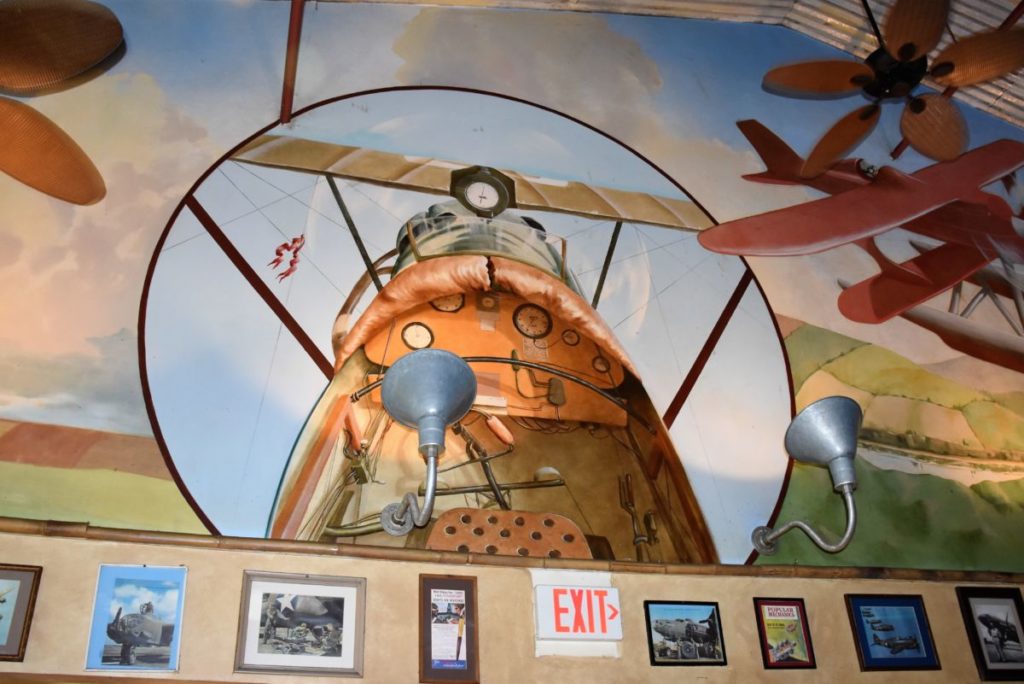 Pilot Pete's Restaurant: Schaumburg Things to Do with Kids