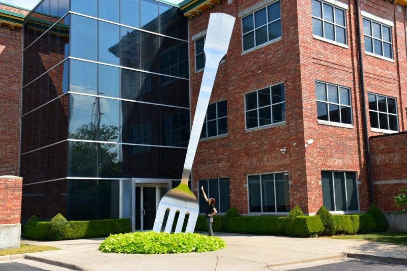 Things to do in Springfield, MO for free includes a visit to the World's Largest Fork. 