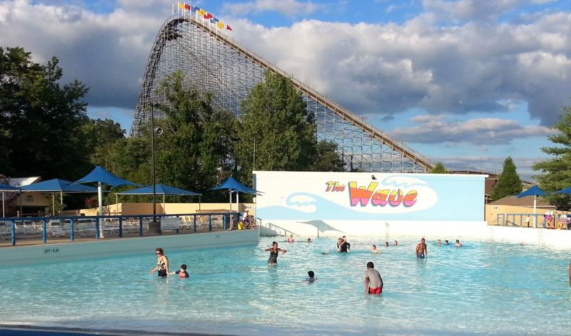 Are you one of those people that start counting down the days until Christmas in JULY? Love waterparks or theme parks? Visit Santa Claus, Indiana