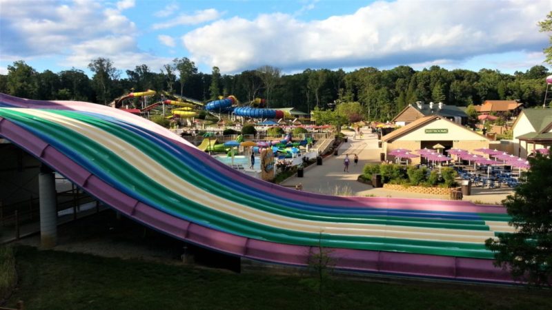 Are you one of those people that start counting down the days until Christmas in JULY? Love waterparks or theme parks? Visit Santa Claus, Indiana