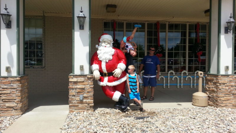 Are you one of those people that start counting down the days until Christmas in JULY? Love waterparks or theme parks? Visit Santa Claus, Indiana