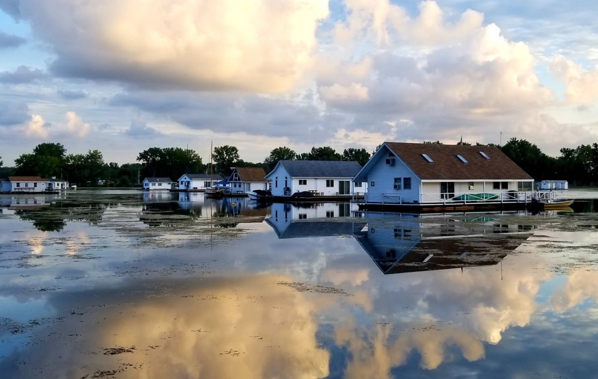 Lake Erie Scenic Route should include a stop at Presque Isle State Park in Pennsylvania.