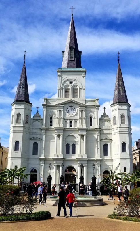 New Orleans Itinerary: Top things to see and do in New Orleans including a tour of the French Quarter.