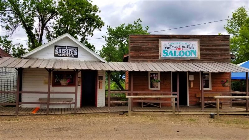 Epic North Dakota road trip itinerary with all the best attractions along the way. Stop in Jamestown where you'll find Frontier Village and the World's Largest Buffalo.