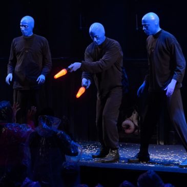 5 Reasons You Should Go See Blue Man Group in Chicago this Winter