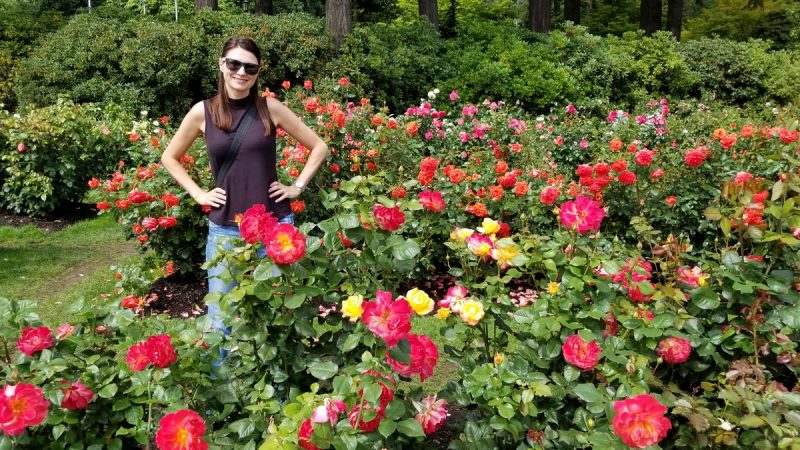 How to plan the ultimate Oregon trip! Check out this 14-day itinerary of all the best things to see and do including the Portland International Rose Garden.