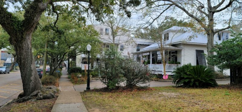 The Pink Rooster, an art gallery in Ocean Springs.