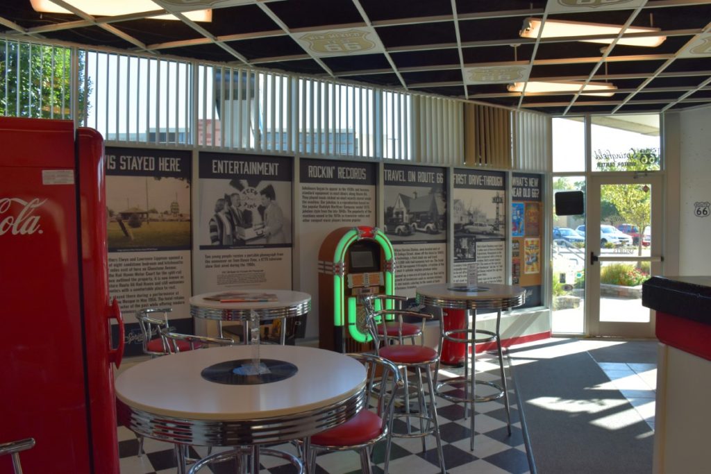 The Route 66 Springfield Visitor Center is one of the things to do in Springfield, MO for free that has a few fun photo ops like this 1950s style diner setup.