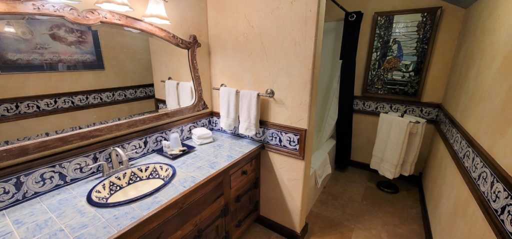 Tuscany Romance Suite bathroom