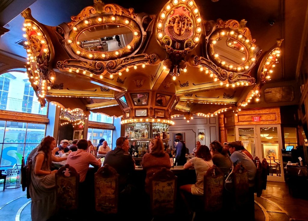 One of the top things to do in New Orleans for couples is to grab a drink at the rotating Carousel Bar and Lounge in Hotel Monteleone.