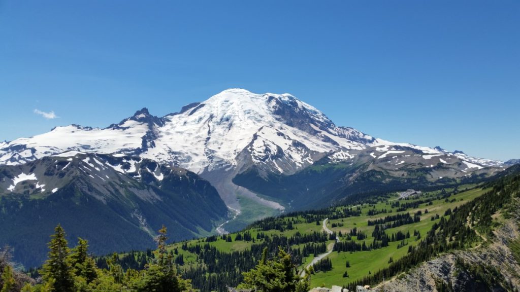A jaw-dropping view of a snow-covered Mt Rainier from Dege Peak.