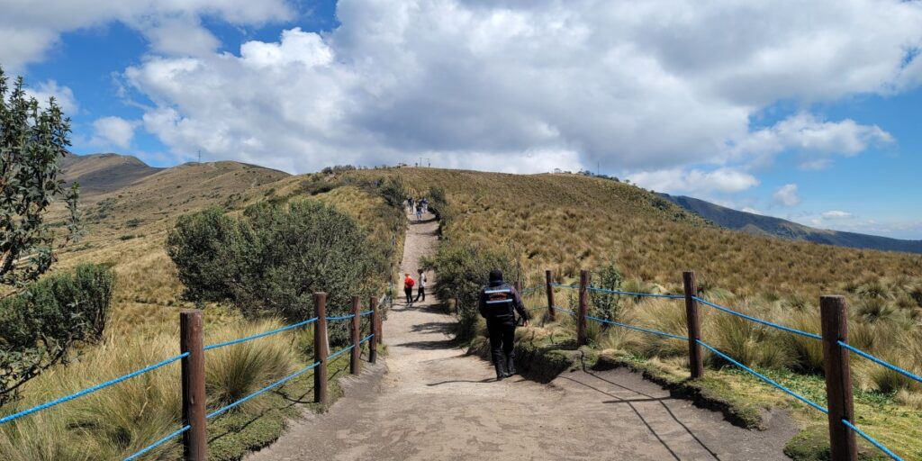 The start of the Pichinchu Rucu hike.